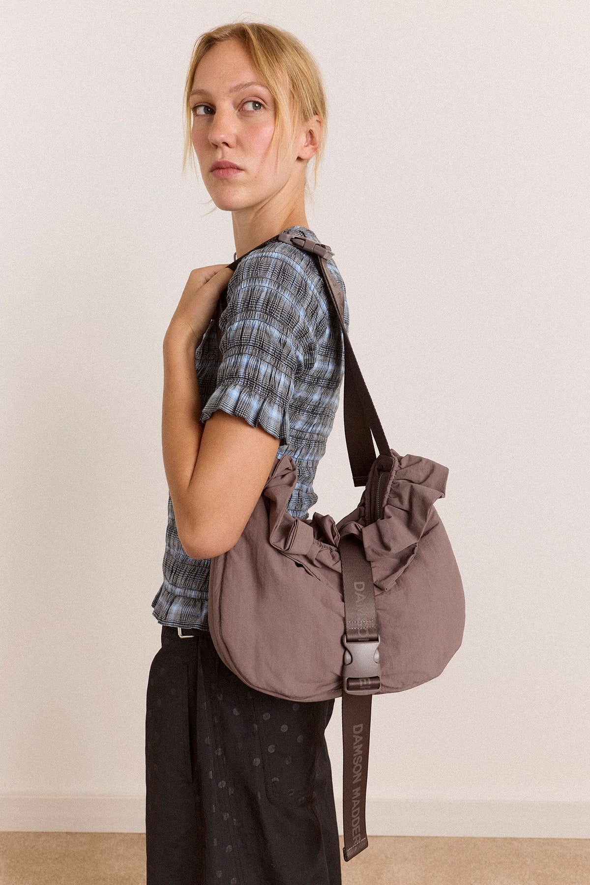 Sac à boucle Atticus gris Damson Madder