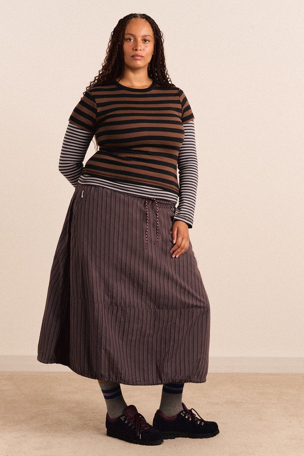 Jupe midi Lainey rayée bordeaux - Damson Madder, photo 2