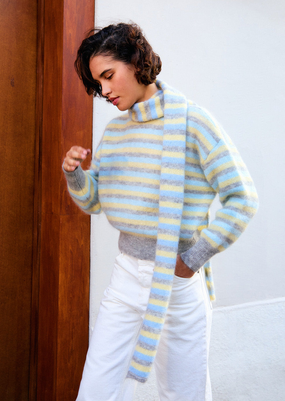 Écharpe Iris en mohair rayures gris, bleu et jaune Surprise - photo 2