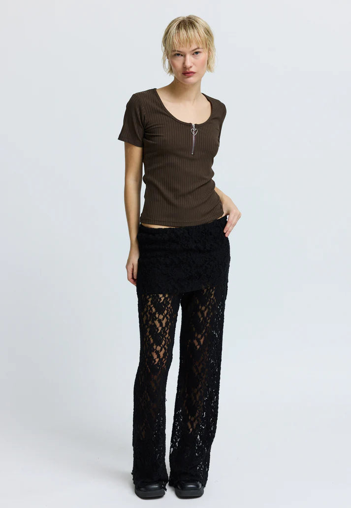 Pantalon Helena - RÉSUMÉ