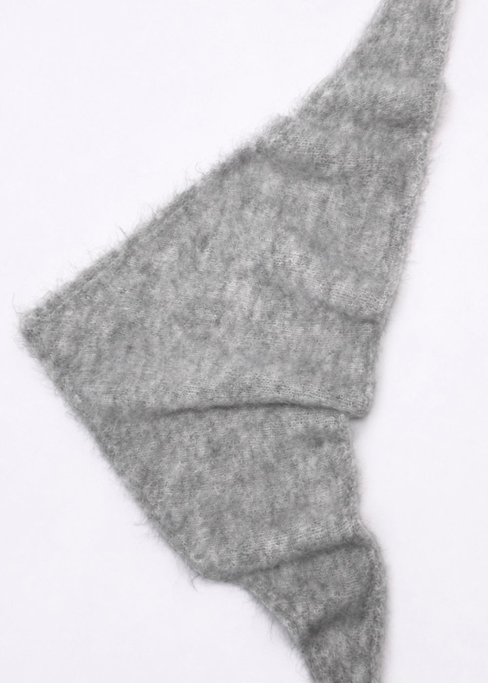 Écharpe triangle Jenna en mohair gris Surprise