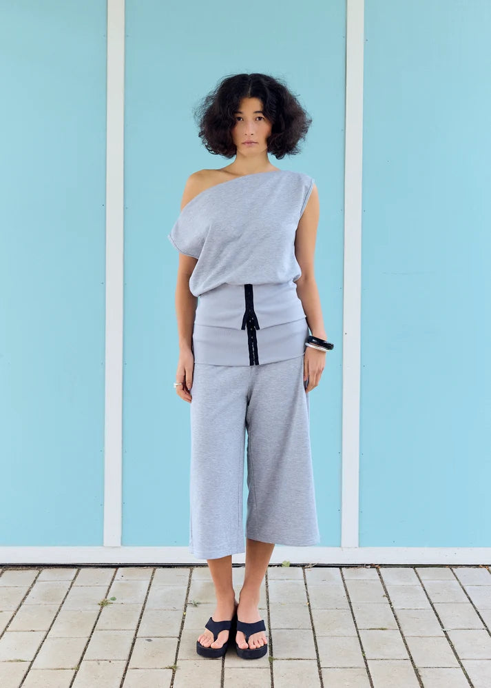 Top Naomi Gris - RÉSUMÉ