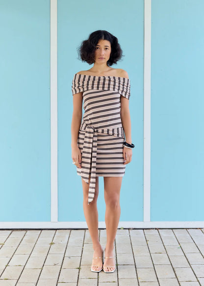 Robe Rayée Natasha - RÉSUMÉ
