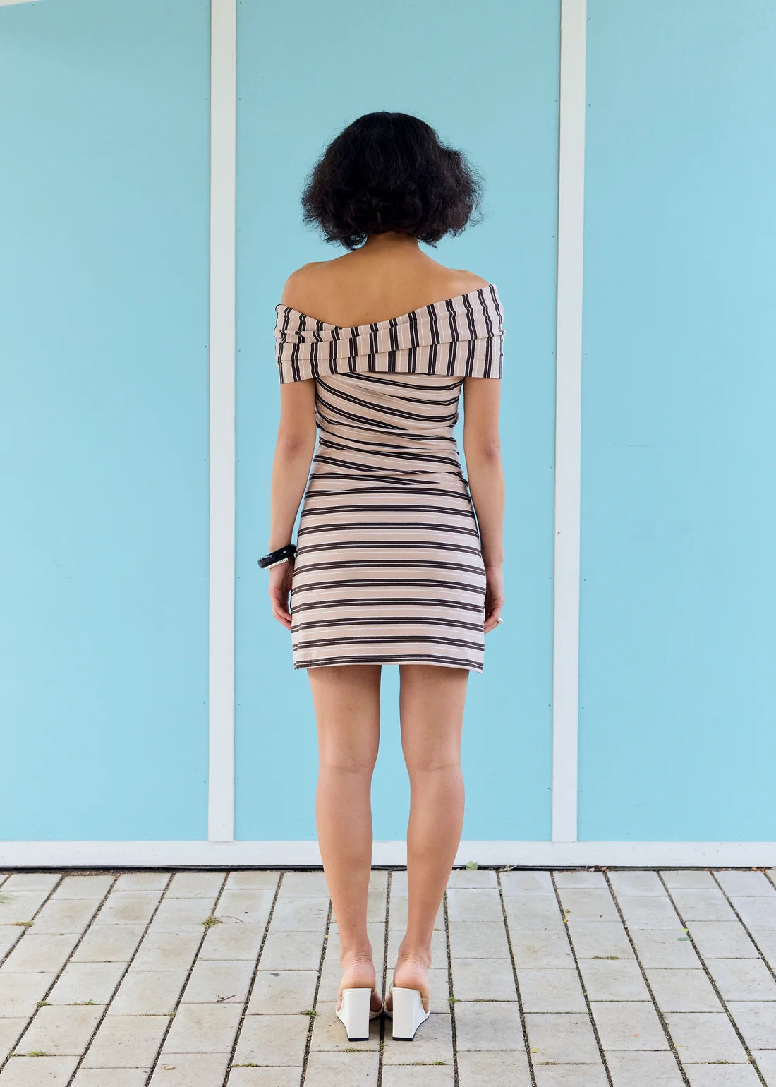 Robe Rayée Natasha - RÉSUMÉ