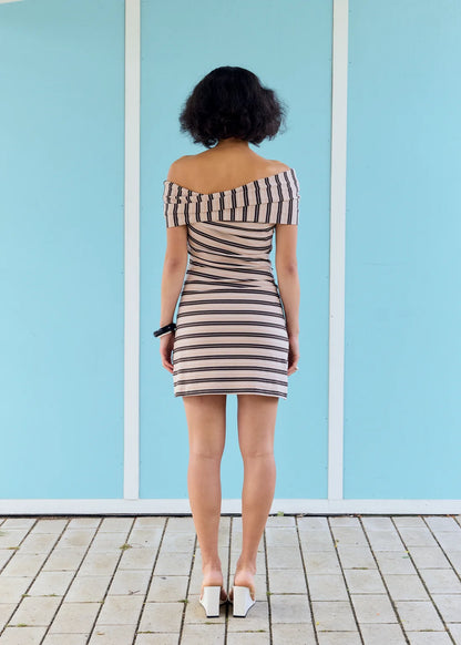 Robe Rayée Natasha - RÉSUMÉ