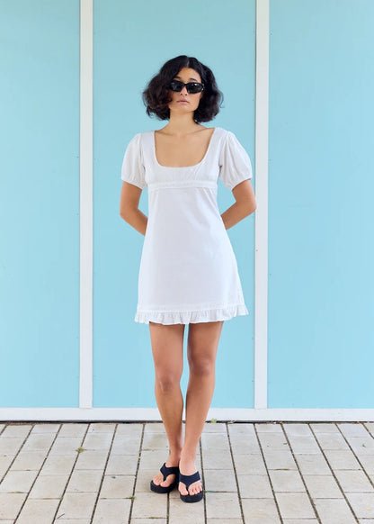 Robe Nonna Blanche - RÉSUMÉ