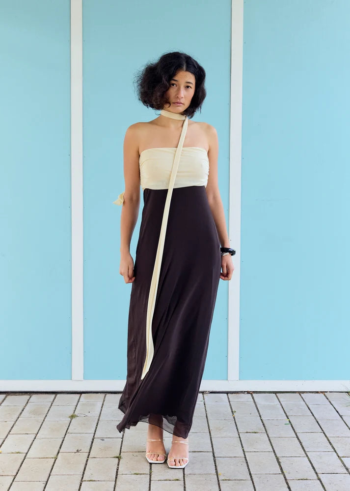 Robe Bustier Nova - RÉSUMÉ