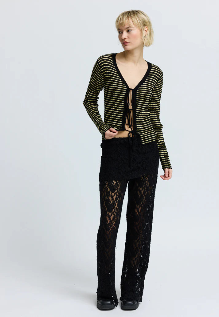 Pantalon Helena - RÉSUMÉ