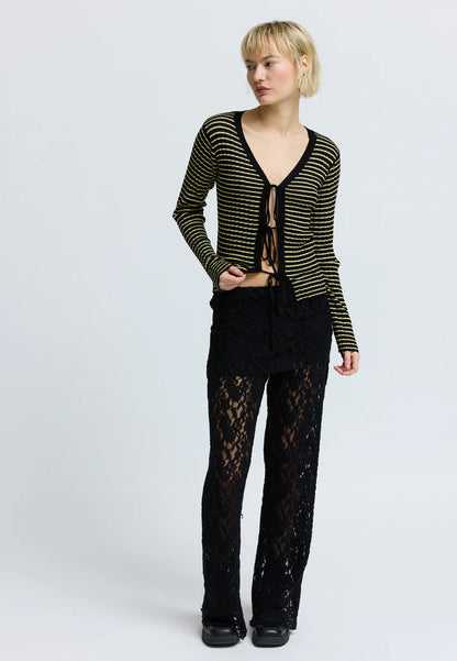 Pantalon Helena - RÉSUMÉ