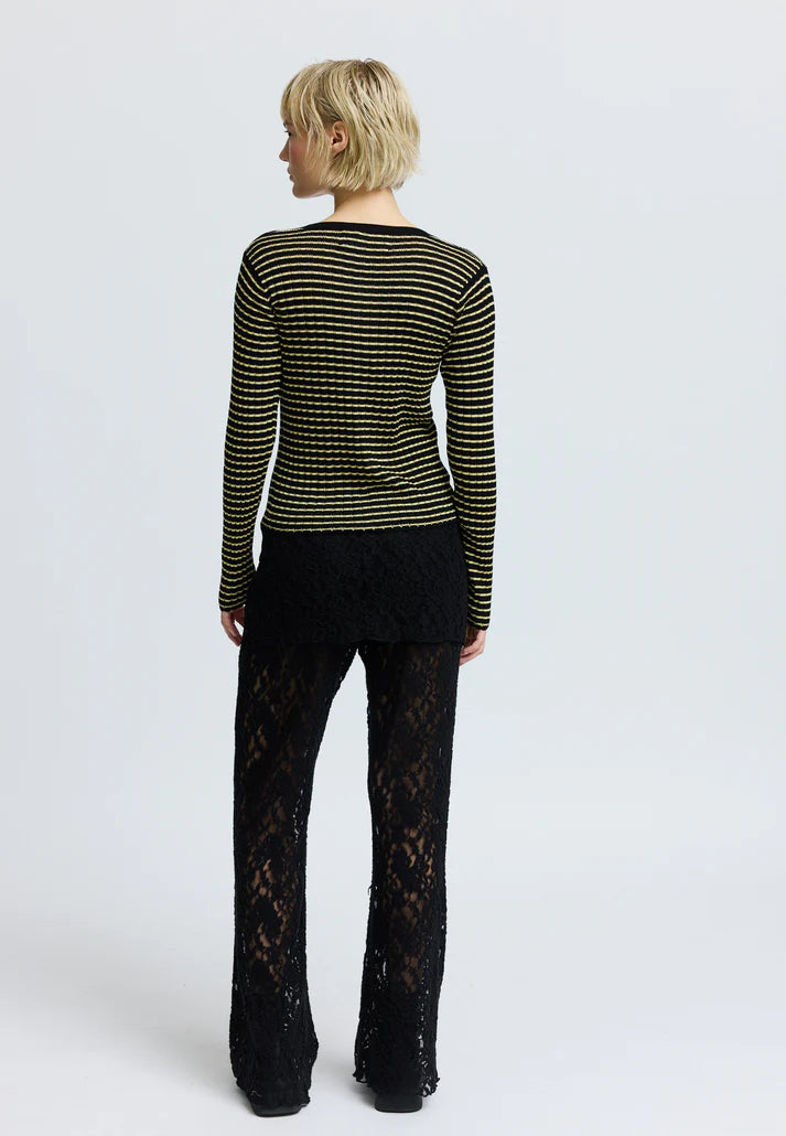 Pantalon Helena - RÉSUMÉ