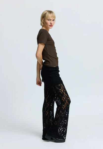 Pantalon Helena - RÉSUMÉ