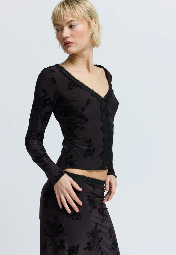 Cardigan Holly - RÉSUMÉ