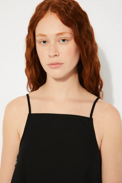 Robe Perennial Noire - Rita Row