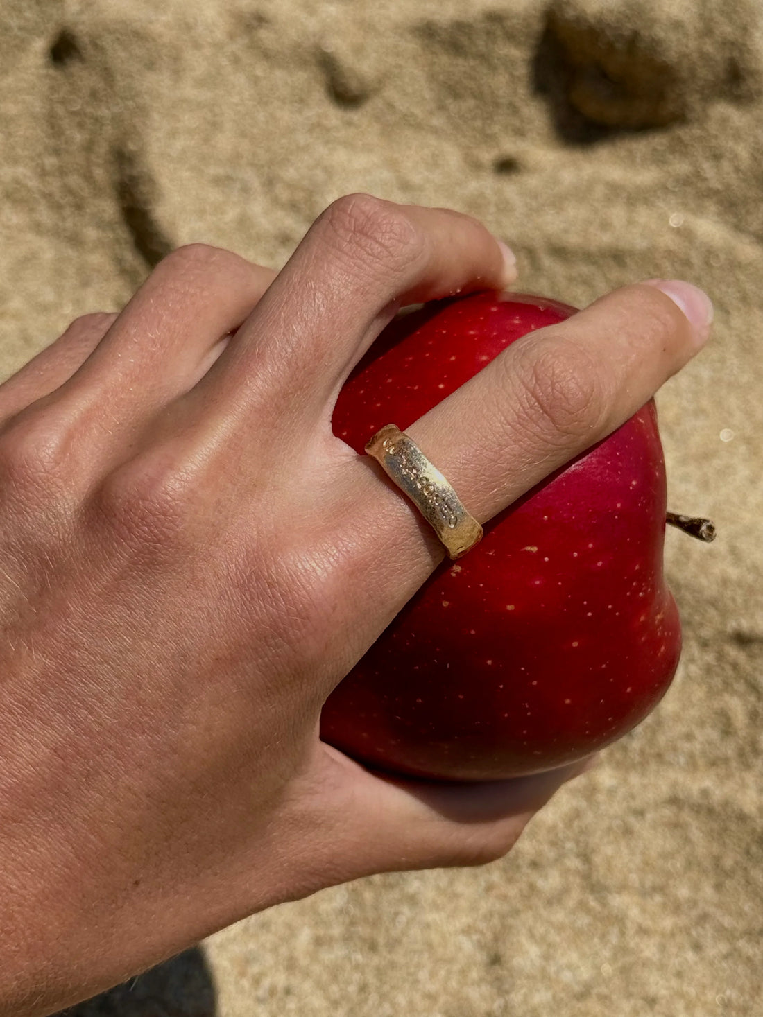 Un Taconeo Gold Ring - Susmie&